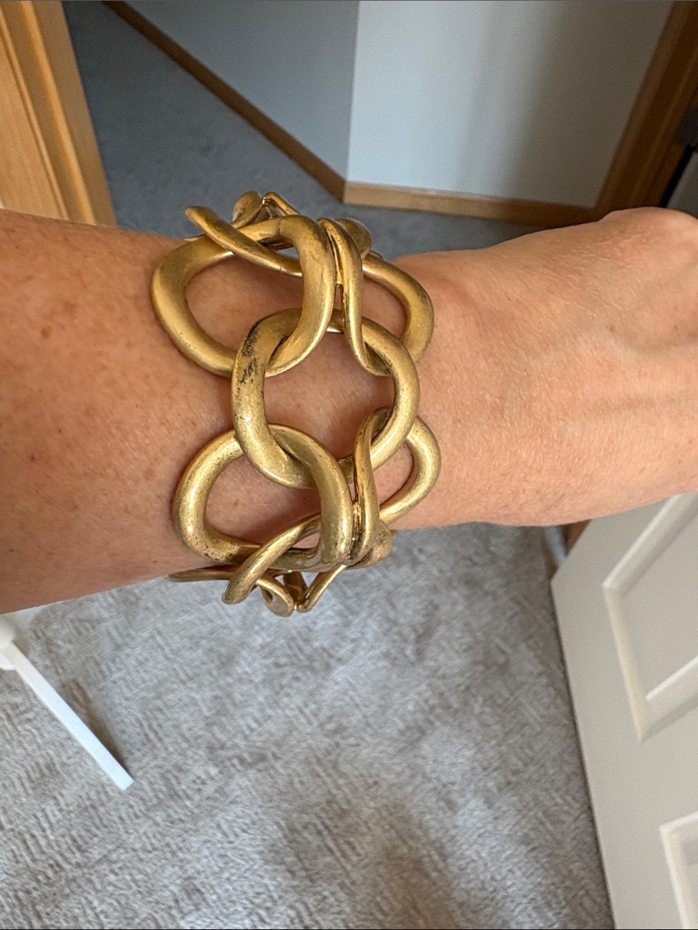 Vintage Stella & Dot Matte Gold Interlocking Circle Necklace and bracelet 🙌 - Picture 12 of 14